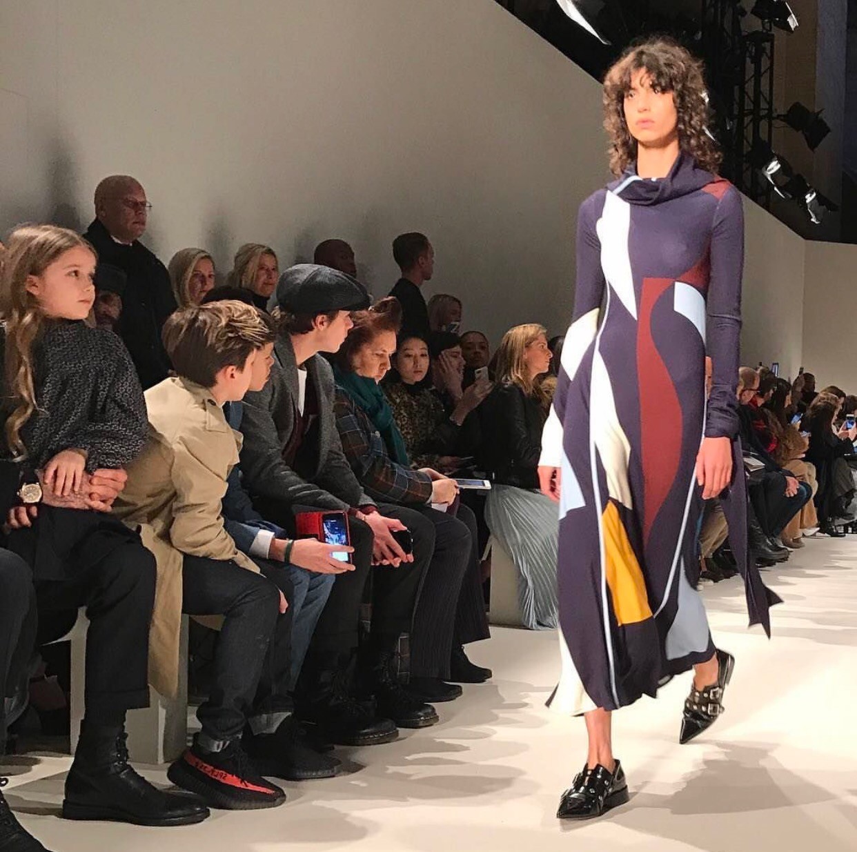 有一种时尚叫做“你觉得我时髦，却猜不出我穿的牌子”