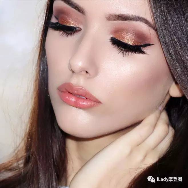 咬唇妆显脏,咬唇妆有层次感