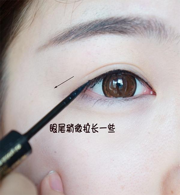 妆容中最重要的部位,妆容重点在睫毛