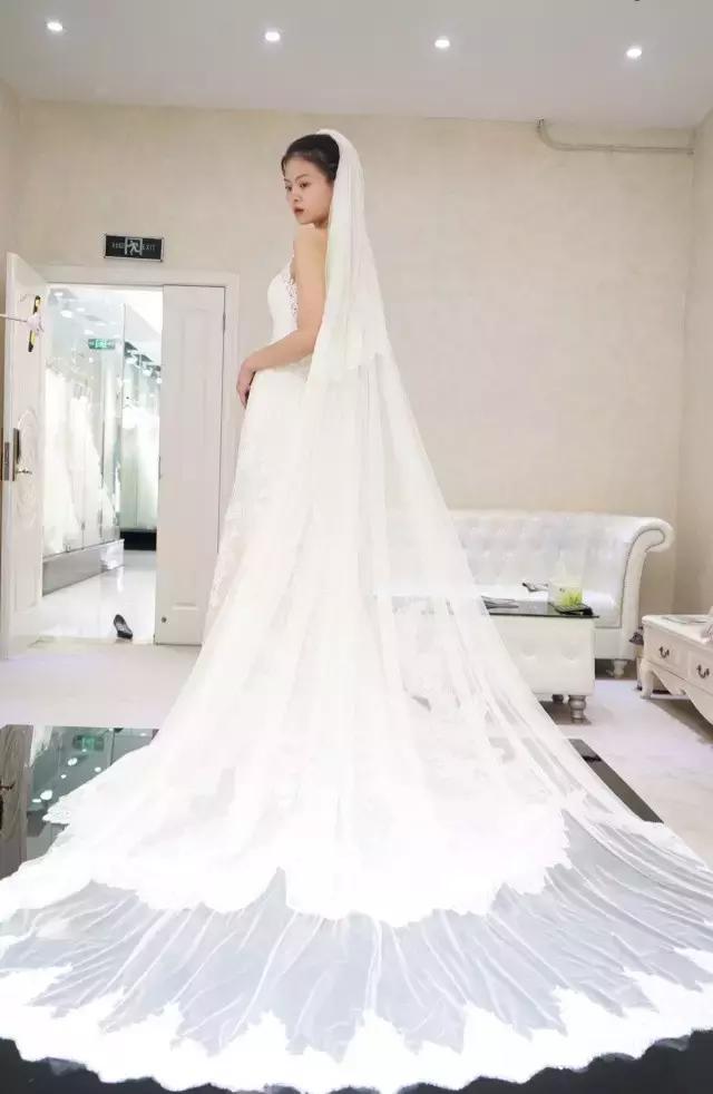 林心如的白色婚纱 (林心如婚纱衣服品牌推荐)