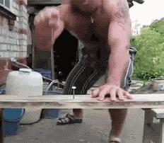 我抬起头大声喊了句：什么？300块太贵了