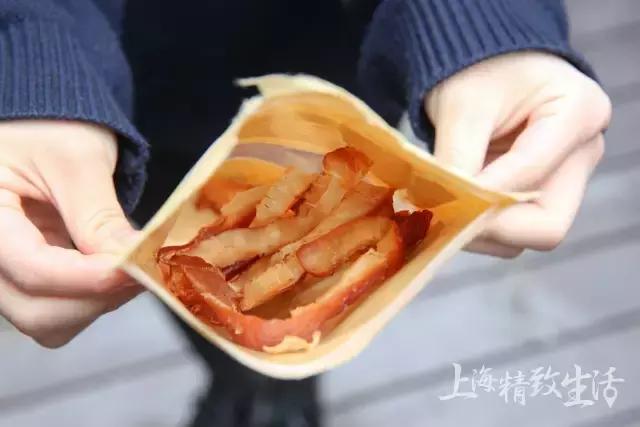 她用只卖7天的芝士条征服明星，如今带着纯手工的磅蛋糕降临魔都