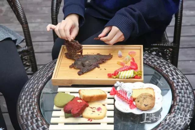 她用只卖7天的芝士条征服明星，如今带着纯手工的磅蛋糕降临魔都