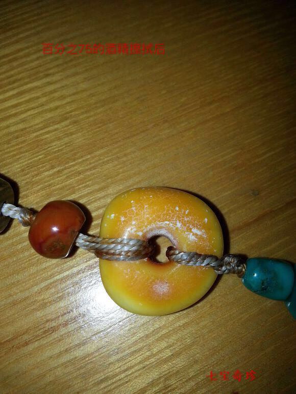 抖音直播卖的蜜蜡为什么那么便宜,蜜蜡纯白单圈比白花单圈便宜