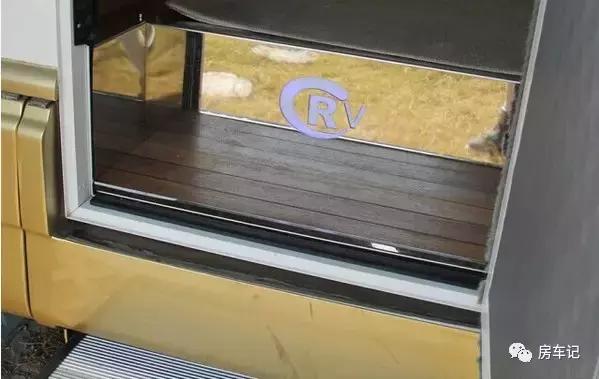 海格h5c的防抱死诊断接口位置,海格c型房车2.7汽油自动