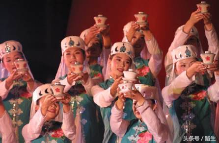 宁夏姑娘漂亮么,宁夏女人为什么戴头巾