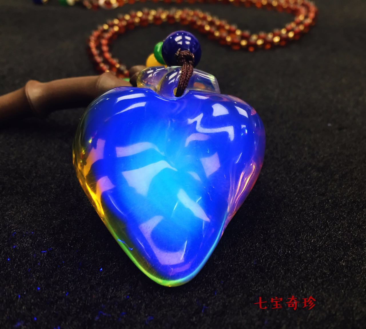 抖音直播卖的蜜蜡为什么那么便宜,蜜蜡纯白单圈比白花单圈便宜