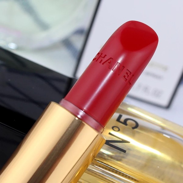 打啵啵都不会掉的口红推荐,给大家推荐一款最近用的口红