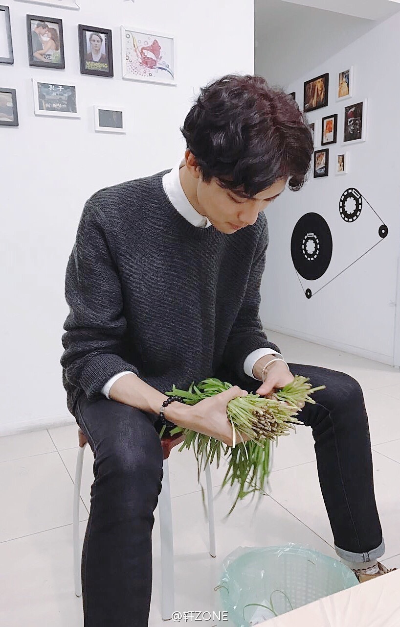 缃戦厤鍦堟瘮杈冨嚭鍚嶇殑cv,缃戦厤鍦堟瘮杈冩湁鍚嶇殑cv