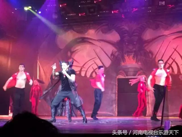 游轮发生什么事,游轮上的夜生活