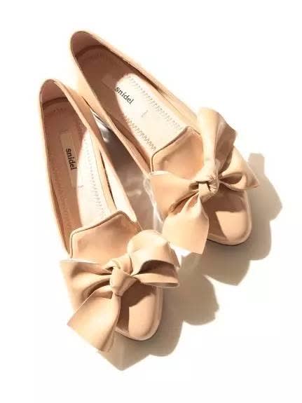 刘雯polo衫蝴蝶结,刘雯的时尚穿搭推荐