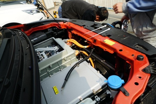 北汽ev260测评,续航评测车评人