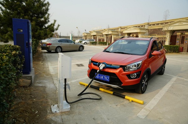 北汽ev260测评,续航评测车评人