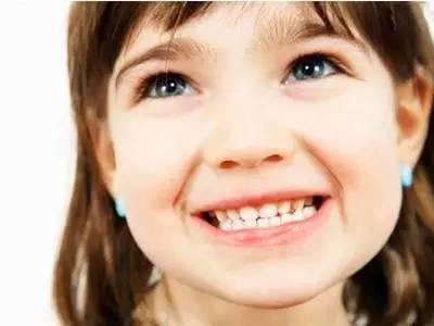 儿童龋齿别大意，有问题要早诊治