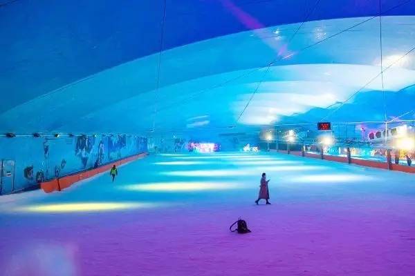 浙里有座藏在大山里的小香港，低调得让人心疼，高铁2h即达！