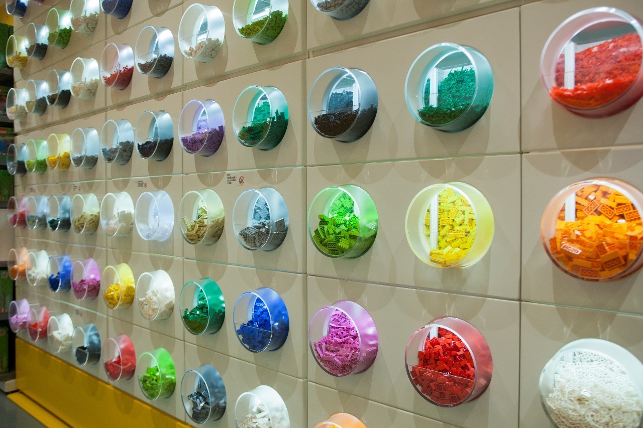 魔都开了大陆首家乐高授权专卖店，积木迷们都疯了！小申手把手，教你怎么买