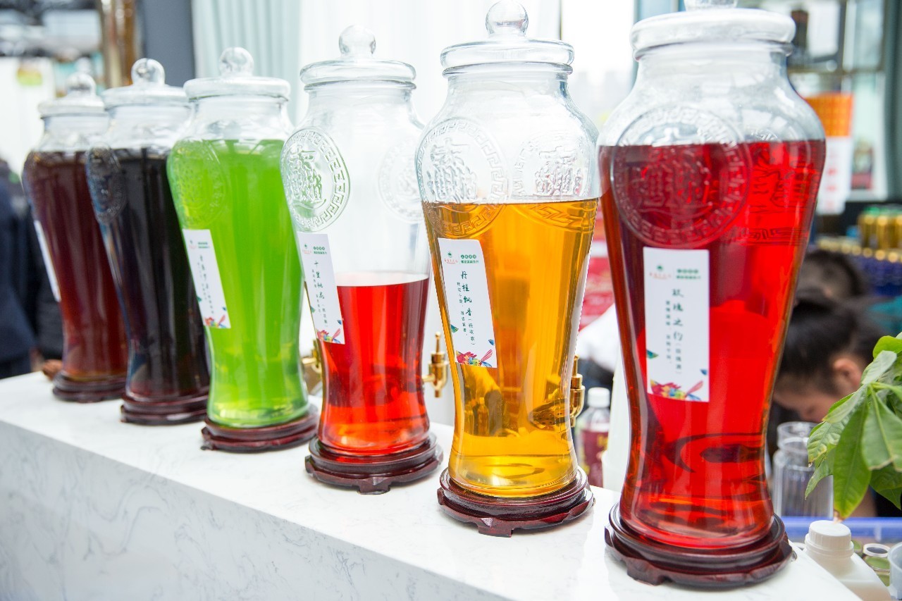 前方高能！魔都首家生态火锅店，在日照房里吃出今年流行色~