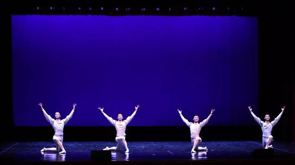 浪漫三月请你来舞蹈完全版,浪漫三月桃花红形体舞