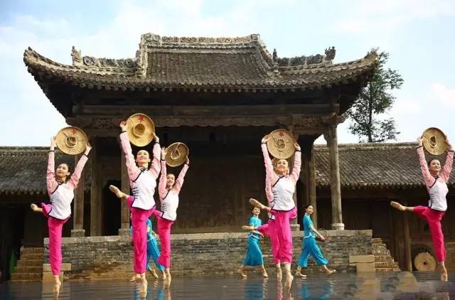 浪漫三月请你来舞蹈完全版,浪漫三月桃花红形体舞