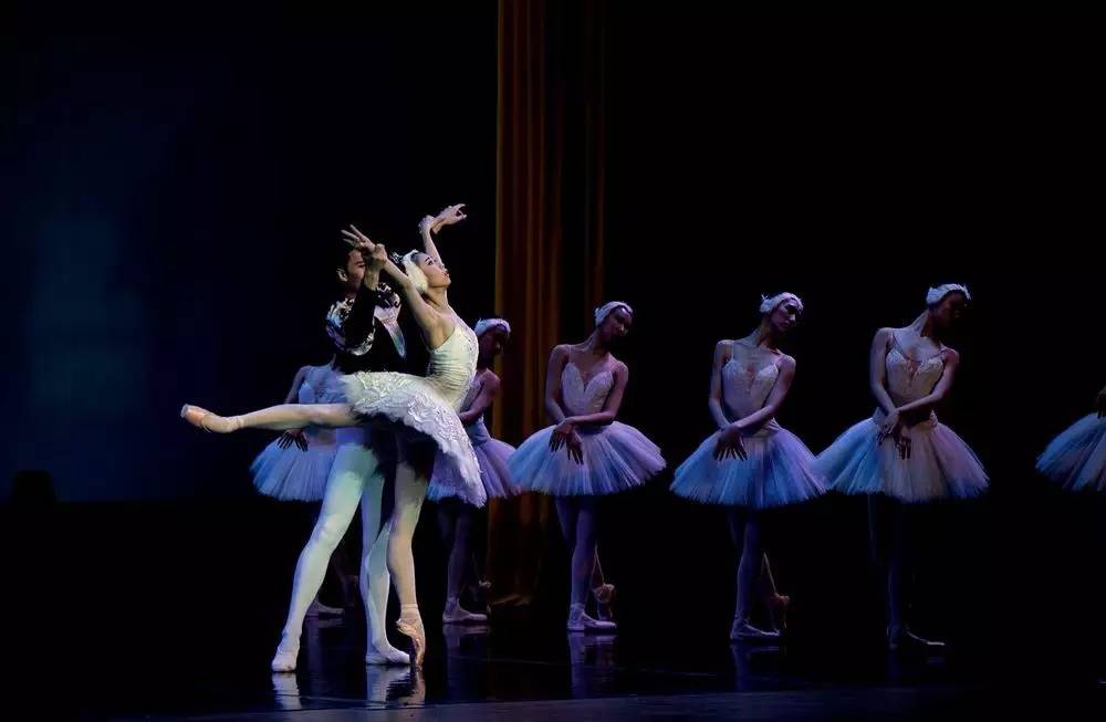 浪漫三月请你来舞蹈完全版,浪漫三月桃花红形体舞