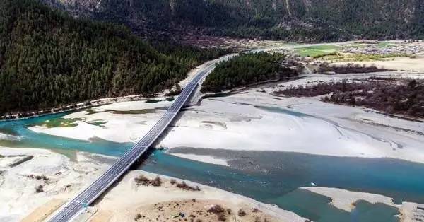 中国最美高速拉林公路,拉林高速最美路段