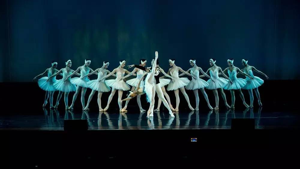 浪漫三月请你来舞蹈完全版,浪漫三月桃花红形体舞