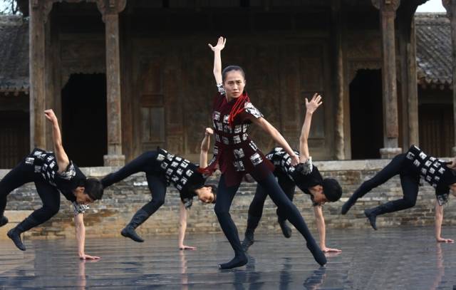 浪漫三月请你来舞蹈完全版,浪漫三月桃花红形体舞