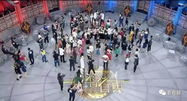 任静、岑俊义、施嘉宁、何忱、王运庆，五大爆款节目总导演解密综艺编剧｜独家