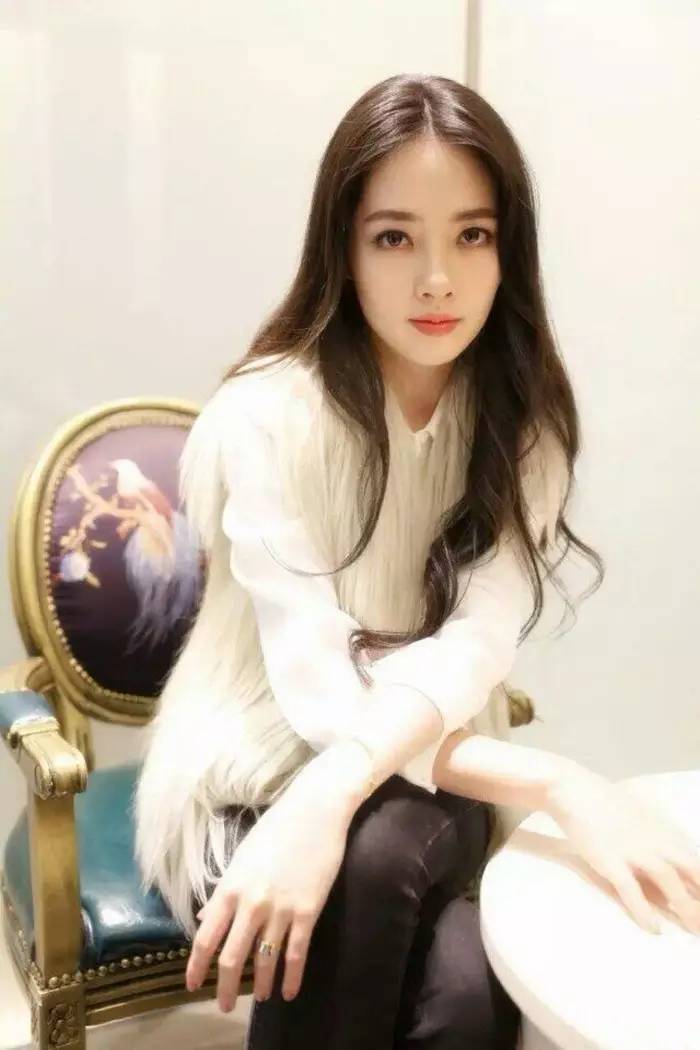 中分发型是怎样的,中分碎盖发型怎么处理