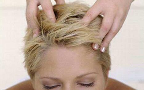 很多头皮屑洗头也去不掉怎么办,头皮屑怎么也去不掉总是越来越多