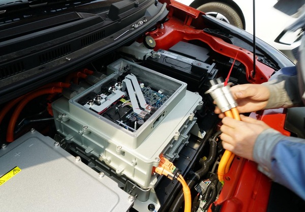 北汽ev260测评,续航评测车评人