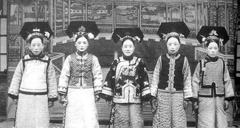 清朝皇帝都有几个妃子,清朝皇帝最多能够有多少妃子
