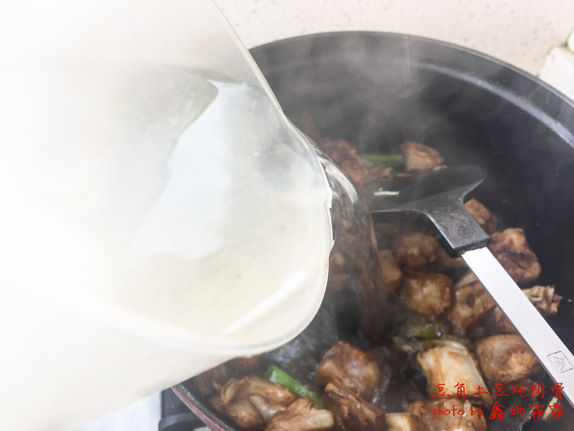 为什么自己做的排骨嚼不动,排骨做时腥味特别大什么原因