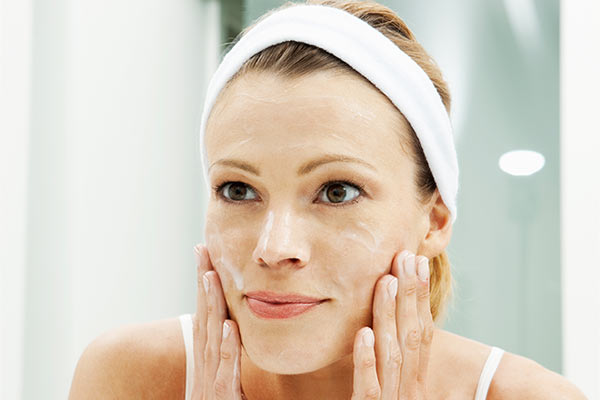 护肤这样做让你年轻10岁,怎样护肤才能让你持续年轻