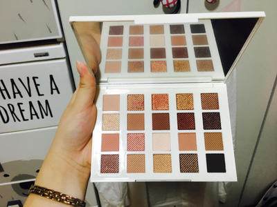 眼影盘新手买什么色系,新手单眼皮橘朵四色眼影盘选哪个