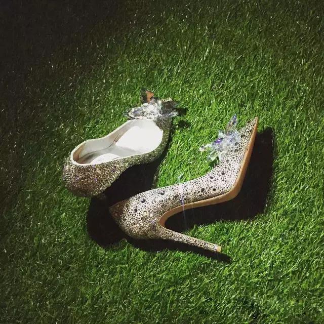 全球十大最美婚鞋品牌,合适脚宽脚胖的红色婚鞋测评