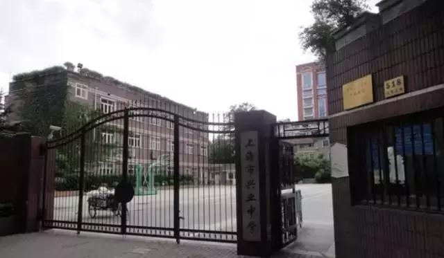 我很怀念以前的母校,我的母校没了什么意思