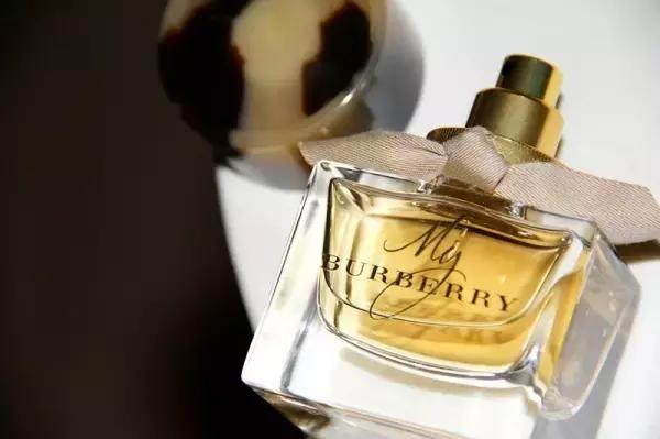 巴宝莉burberry香水测评,burberry的香水哪个最受欢迎