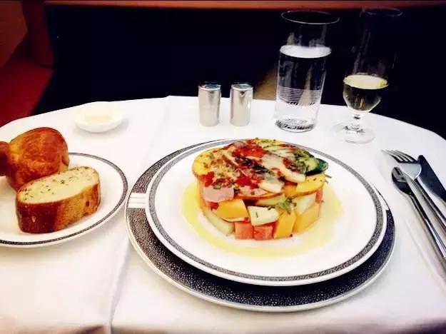 阿联酋航空为何这么有钱 (阿联酋航空为什么这么土豪)