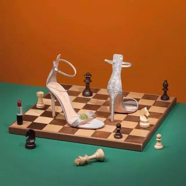 全球十大最美婚鞋品牌,合适脚宽脚胖的红色婚鞋测评