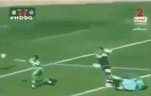 c罗假摔皮克偷笑动图gif,c罗抢伊瓜因单刀动态gif