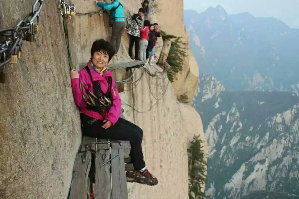 不到华山不知山之奇险,不登华山不知山峰之险