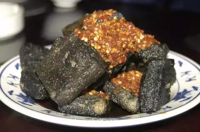 鸣翠湖万人植树节来袭，这里有颗樱花树等你来认领！