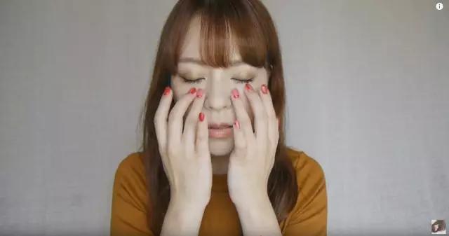 日本妹为啥看起来长生不老？我终于学会了她们涂眼霜的方法！