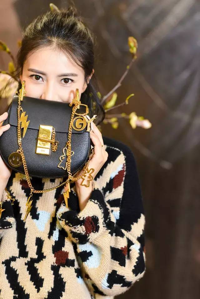 春天就要充满春意的包包,不一样的包包春天