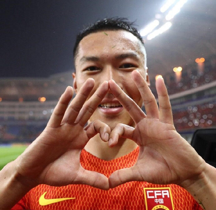 郑智球场上的拼命三郎,谁能接替郑智的位置