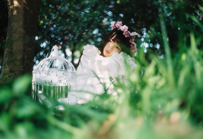 怎么化妆不卡粉遮瑕比较好,隔离定妆保湿妆前乳怎么用好看