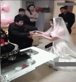 这兄弟一表人才风度翩翩，为什么没有媳妇呢？