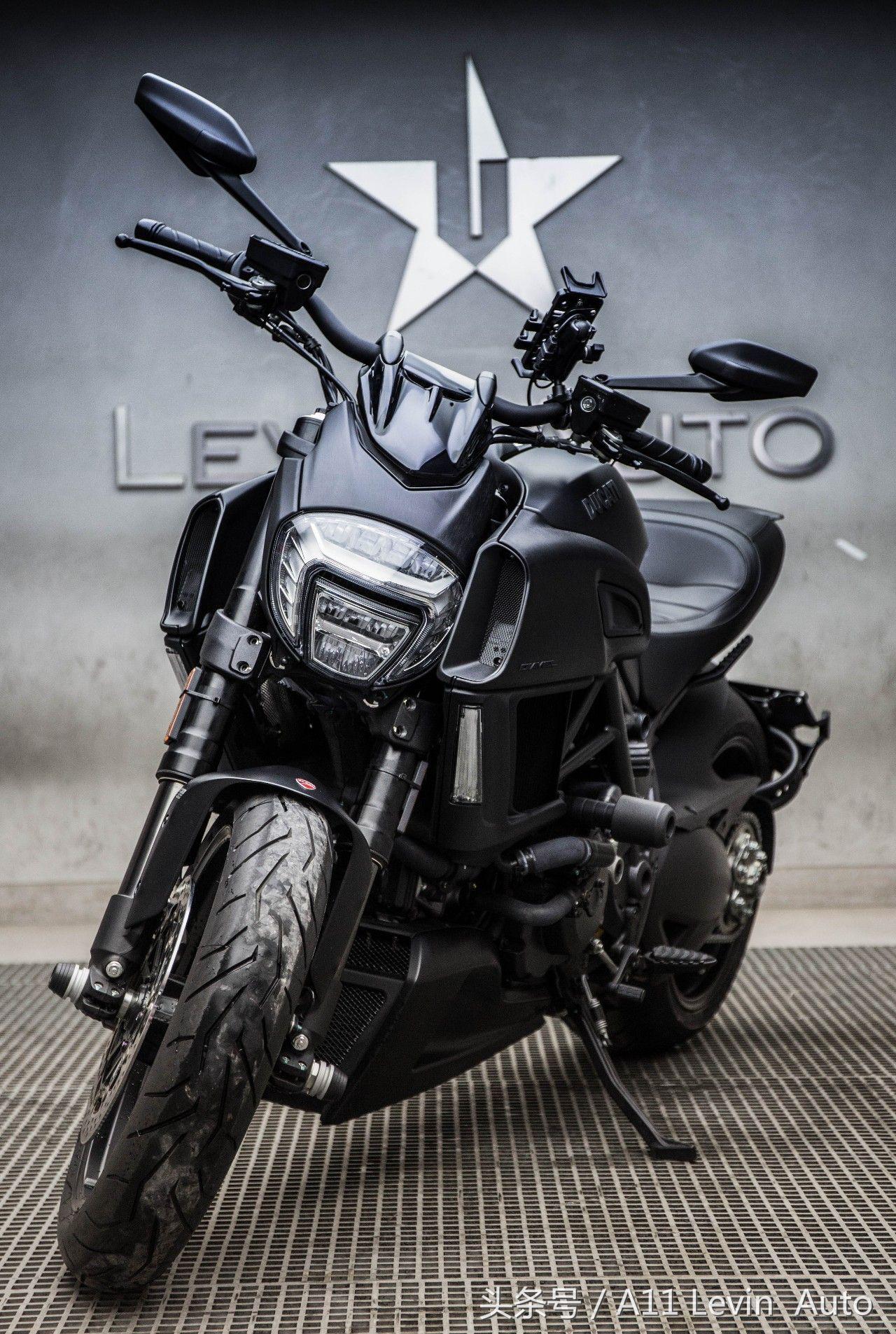 杜卡迪大魔鬼暴力,杜卡迪大魔鬼引来围观