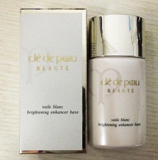 怎么化妆不卡粉遮瑕比较好,隔离定妆保湿妆前乳怎么用好看